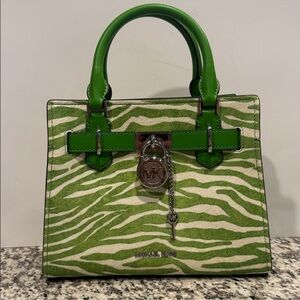 Nwt Michael Kors Hamilton jungle Green, small satchel with leather trim
